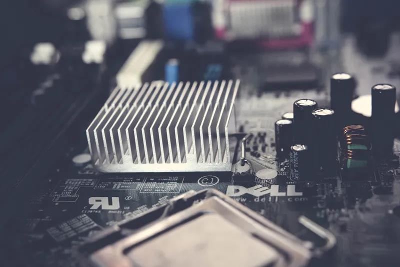AMD、Intel、NVIDIA芯片三巨头内战-锋巢网